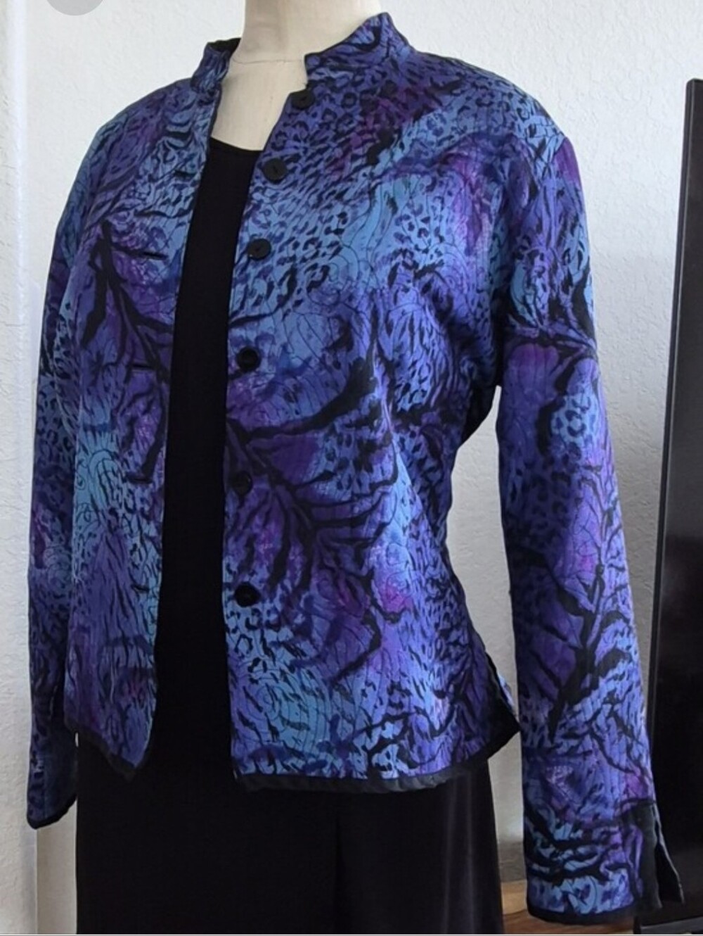 Chico's 100% Silk, Statement Jackets Sz Med - Picture 6 of 16
